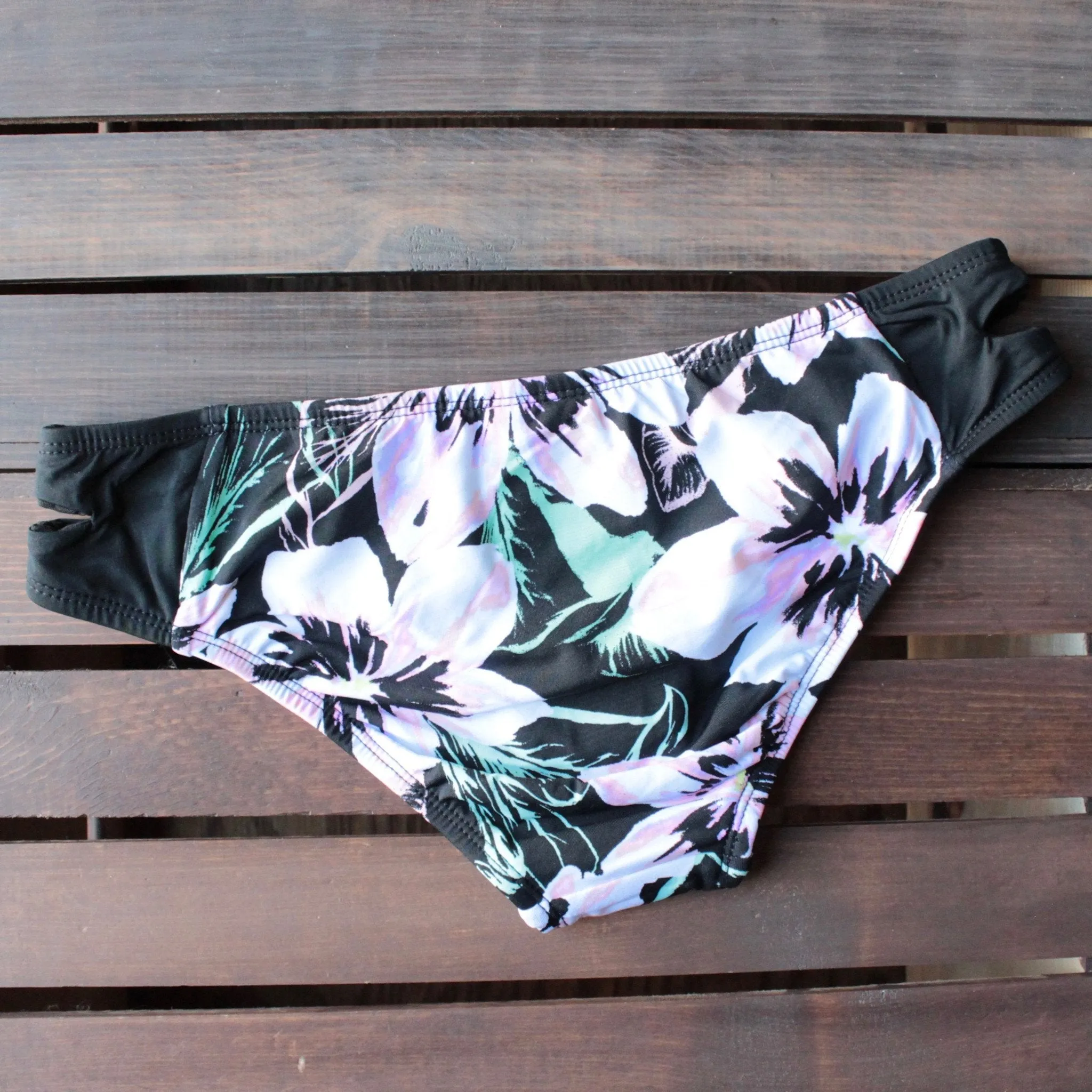 Final Sale - Bikini Lab - Tropic Full of Sunshine Keyhole Hipster Bottoms