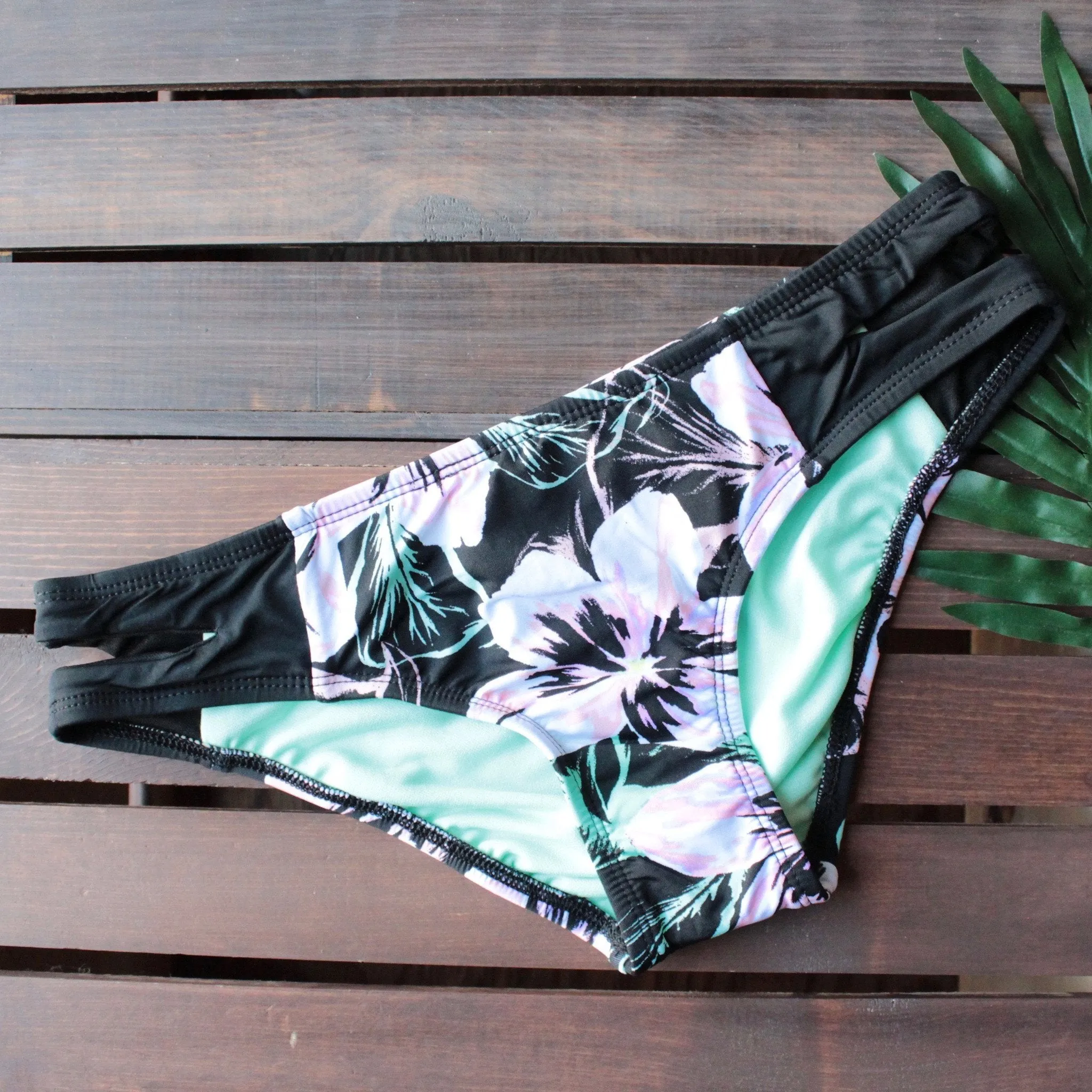 Final Sale - Bikini Lab - Tropic Full of Sunshine Keyhole Hipster Bottoms