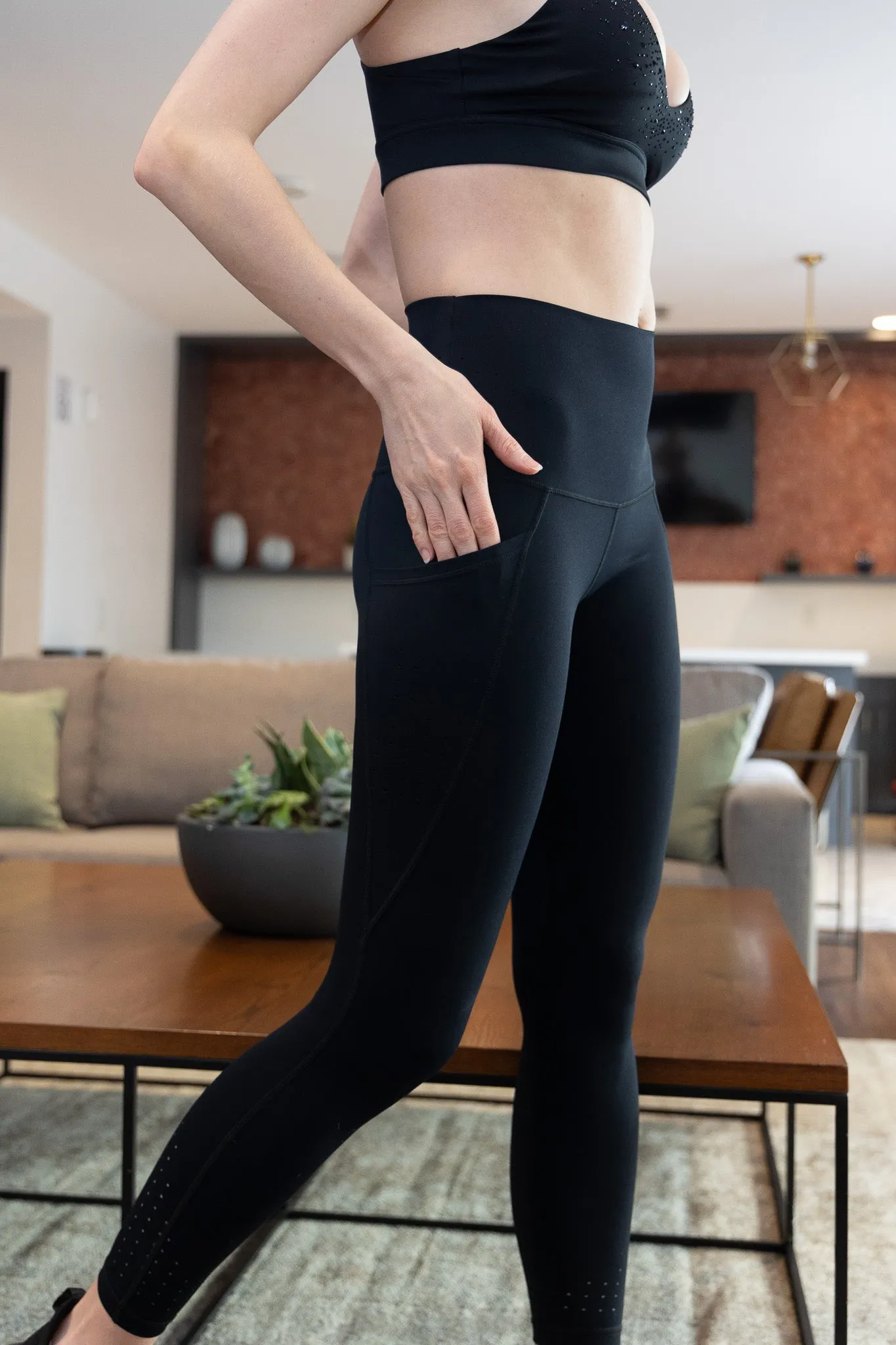 Reveal Ultra High Waisted Tummy Control Postpartum Legging 25'' (Noir)